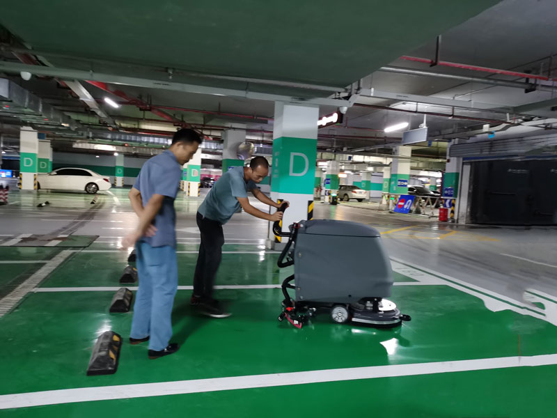 駕駛式和手推式哪個好 駕駛式和手推式哪個好