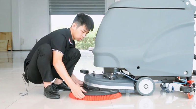 工業洗地機維護保養和使用技巧！