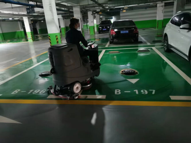 地下車庫(kù)洗地機(jī)