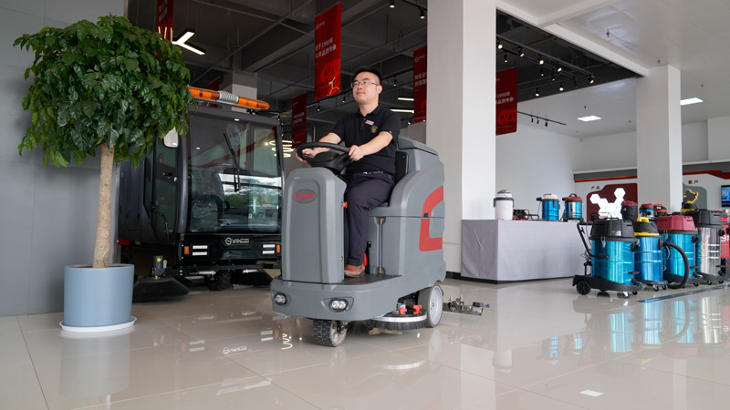 工業地板清潔挑戰以及如何克服它們 工業地板清潔挑戰以及如何克服它們