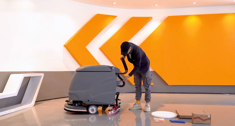 手推式洗地機(jī)怎么用 手推式洗地機(jī)怎么用