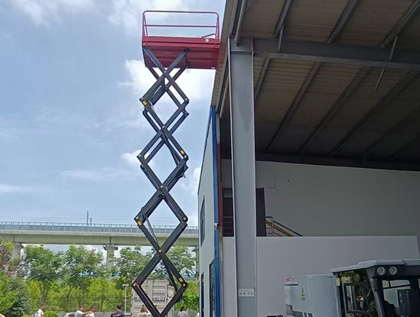 剪叉式升降車作業最多可上幾人 剪叉式升降車作業最多可上幾人